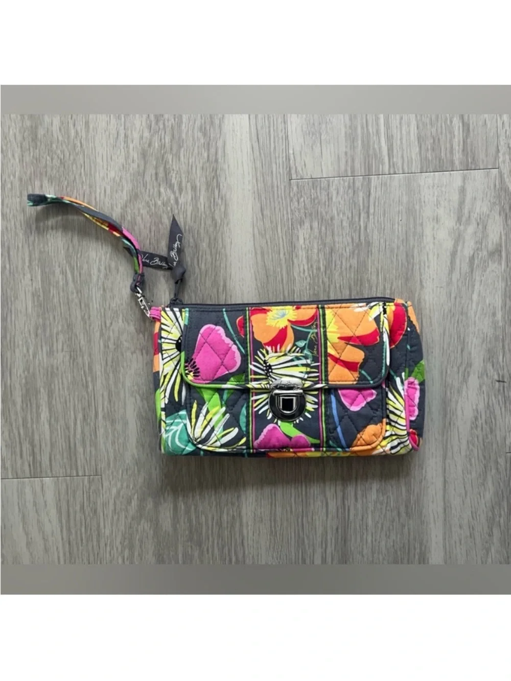 Vera Bradley Floral Quilted Wristlet Wallet Zip Around Organizer